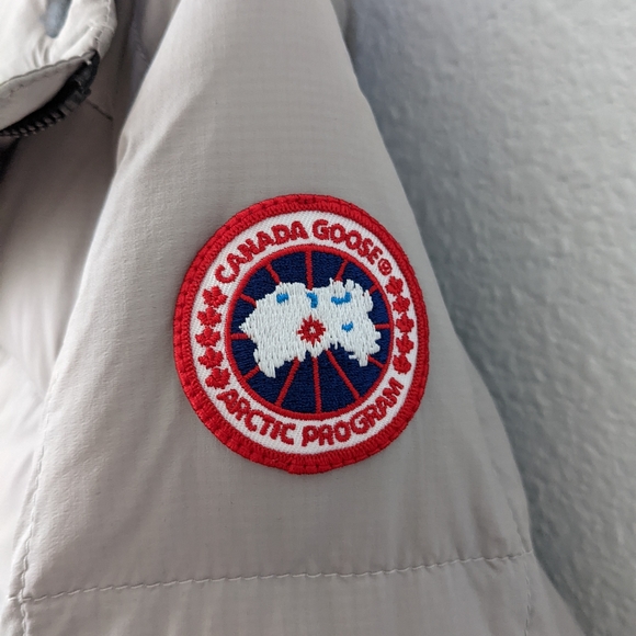Canada Goose Alliston Packable Down Jacket in Moonstone Grey, S - Picture 3 of 6